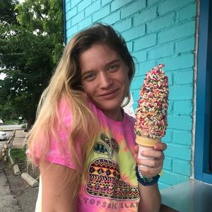 Meet your Posher, Elizabeth